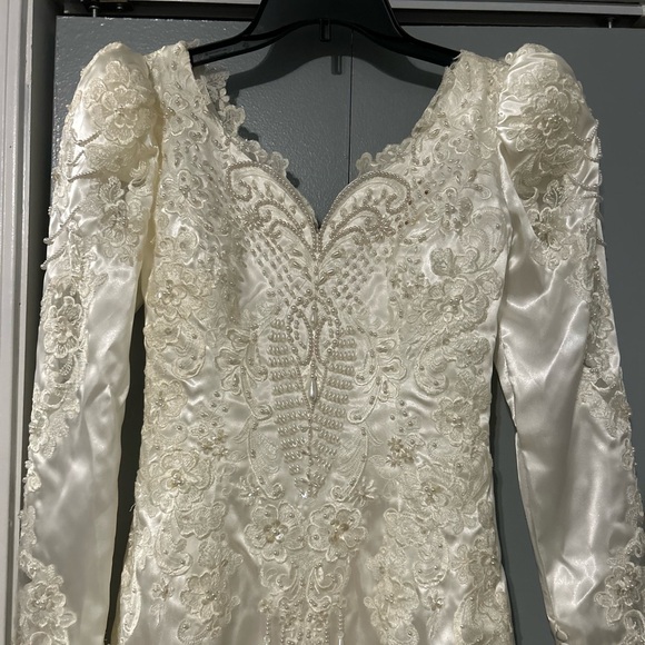 Dresses & Skirts - Vintage Wedding Dress